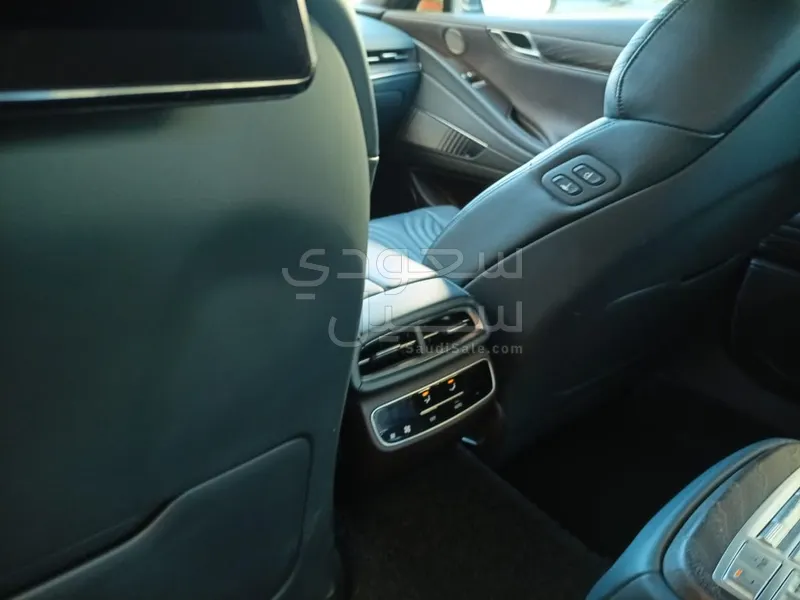 2021 جينيسيس جي 80 رويال