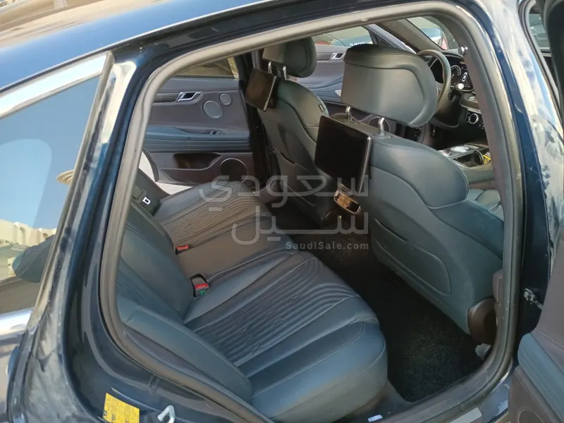 2021 جينيسيس جي 80 رويال