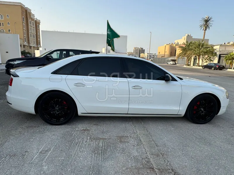 2012 اودي اي 8 ال النسخة السعودية