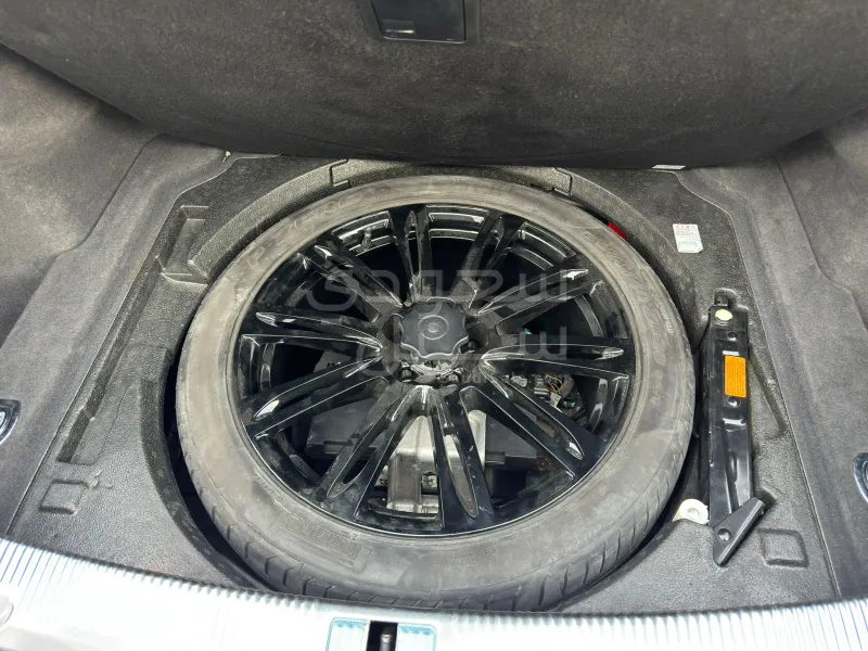 2012 اودي اي 8 ال النسخة السعودية