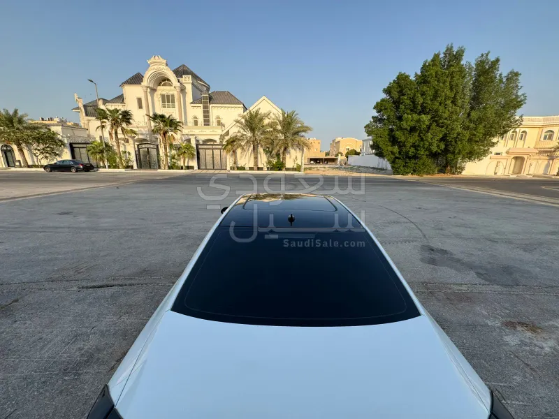 2012 اودي اي 8 ال النسخة السعودية