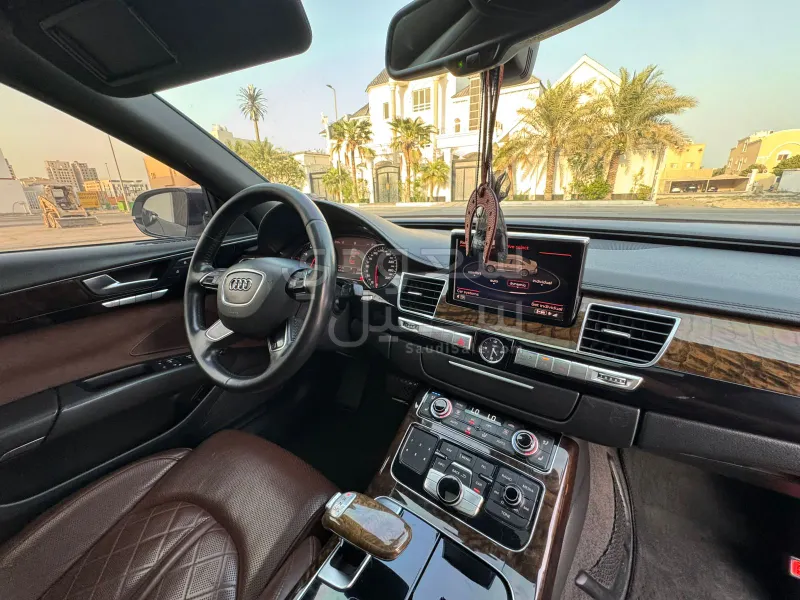 2012 اودي اي 8 ال النسخة السعودية