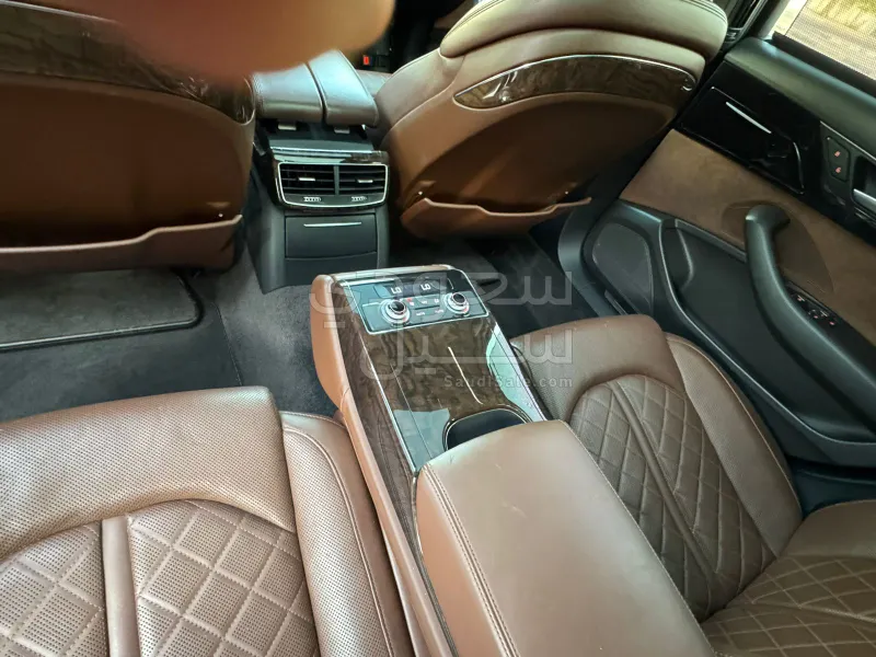 2012 اودي اي 8 ال النسخة السعودية