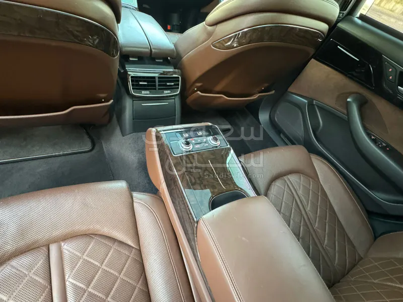 2012 اودي اي 8 ال النسخة السعودية