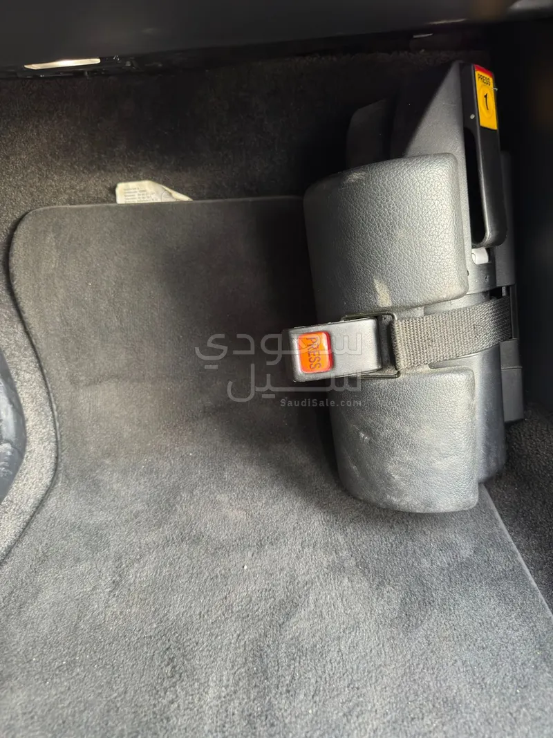 2012 اودي اي 8 ال النسخة السعودية