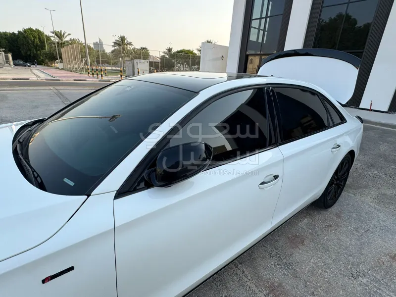 2012 اودي اي 8 ال النسخة السعودية