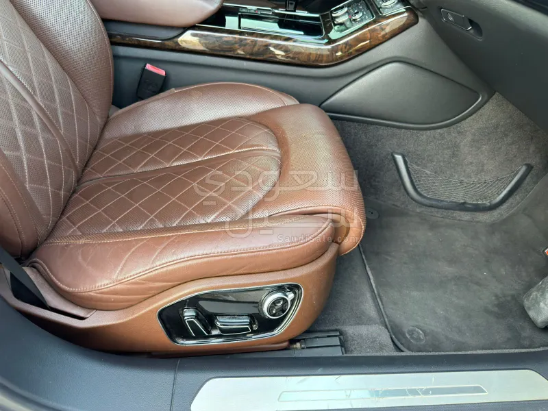 2012 اودي اي 8 ال النسخة السعودية