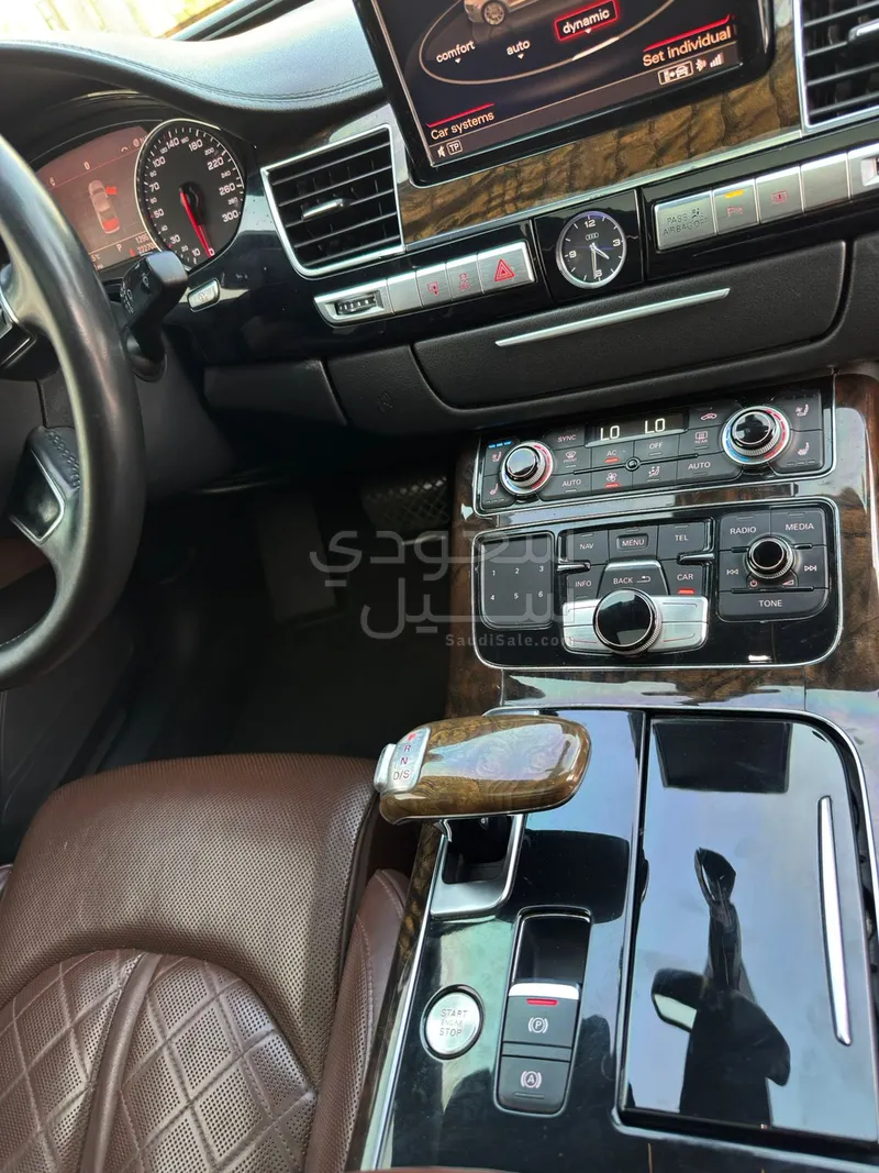 2012 اودي اي 8 ال النسخة السعودية