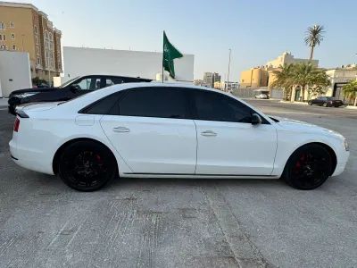 2012 اودي اي 8 ال النسخة السعودية