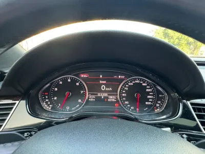 2012 اودي اي 8 ال النسخة السعودية