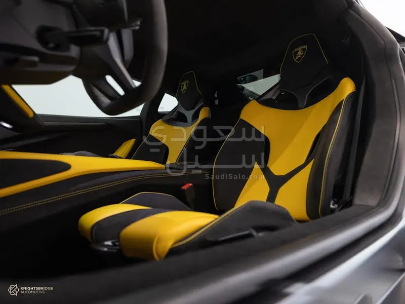 2024 لمبرجيني ريفويلتو