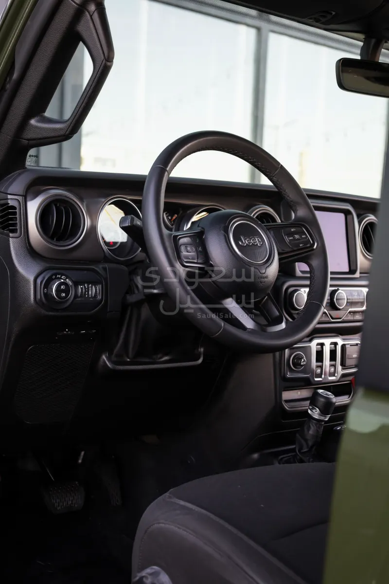 2023 جييب رانجلر سبورت