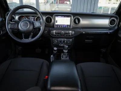 2023 جييب رانجلر سبورت