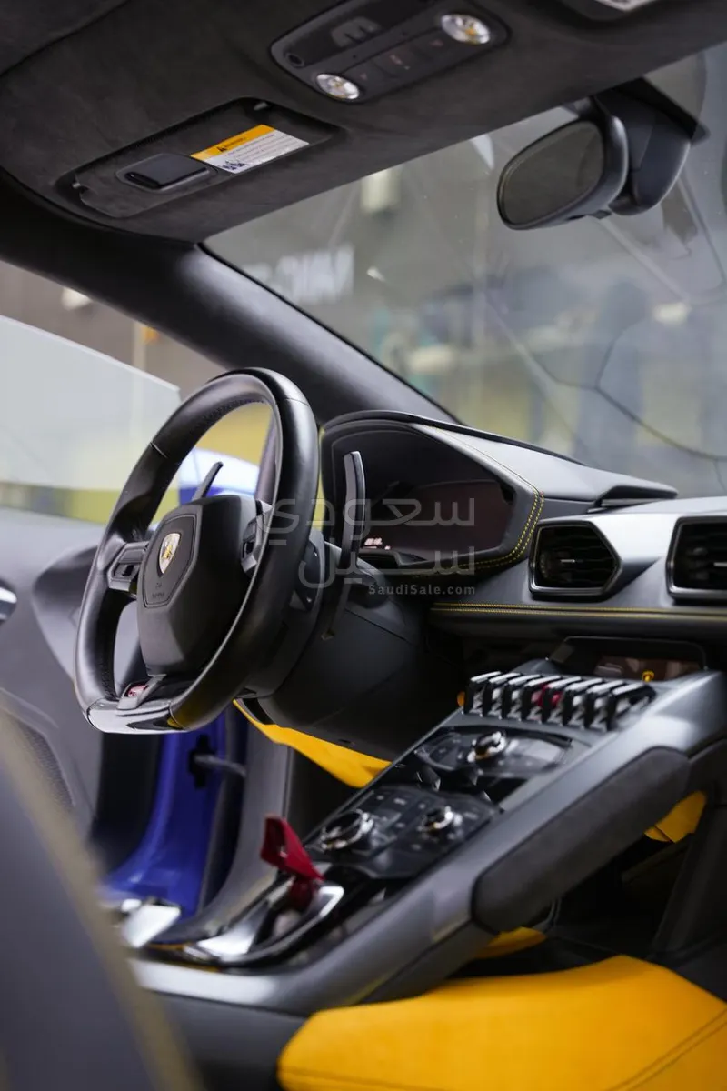 2015 لمبرجيني هوراكان