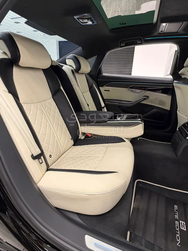 2023 اودي اي 8 ال النسخة السعودية