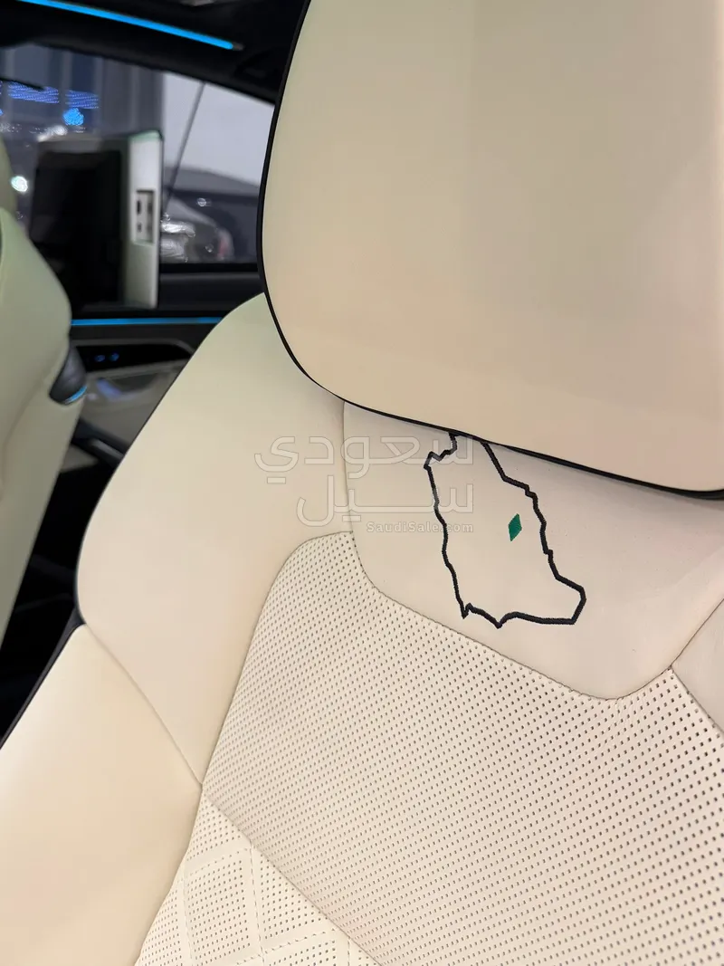 2023 اودي اي 8 ال النسخة السعودية