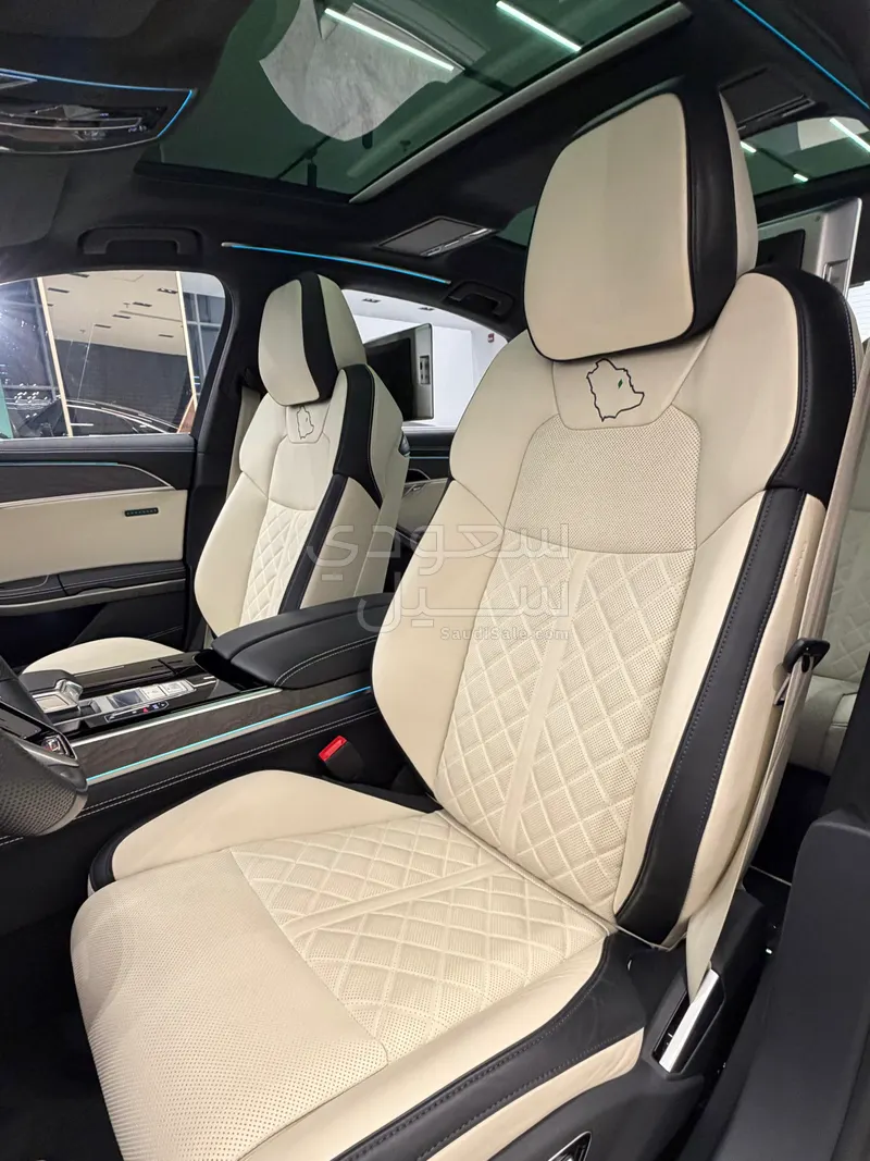 2023 اودي اي 8 ال النسخة السعودية