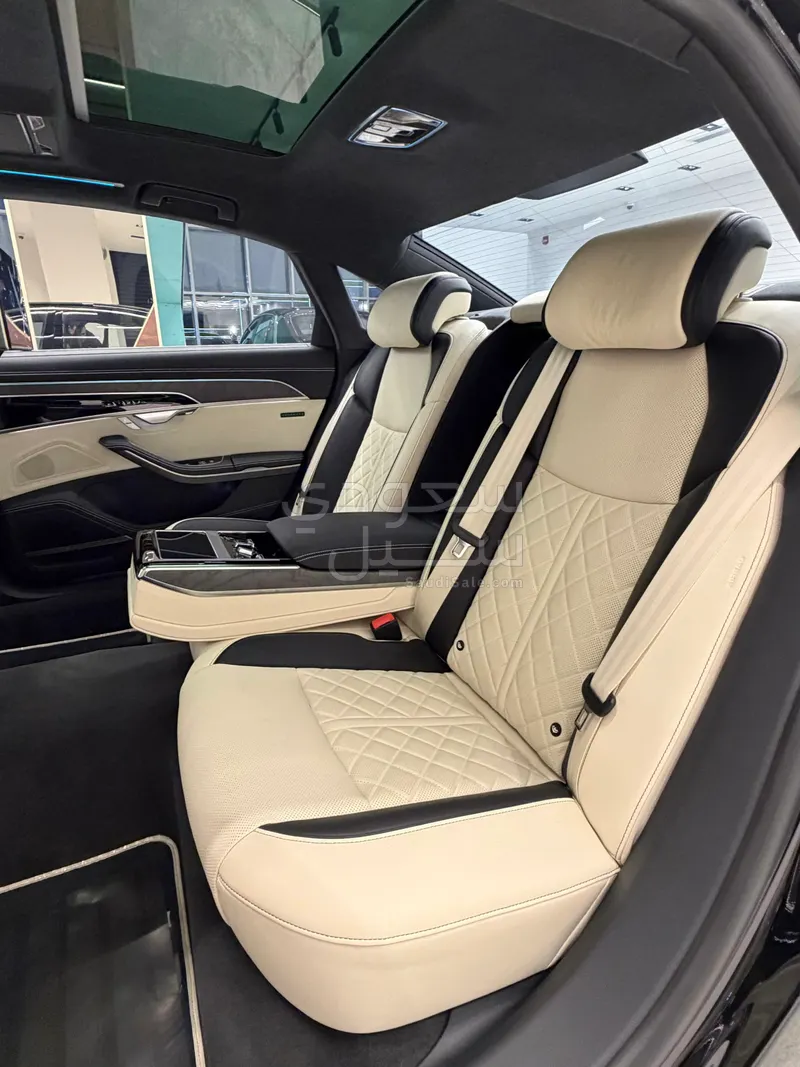 2023 اودي اي 8 ال النسخة السعودية