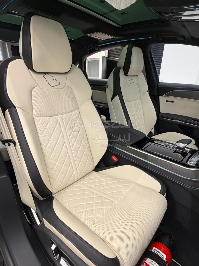 2023 اودي اي 8 ال النسخة السعودية