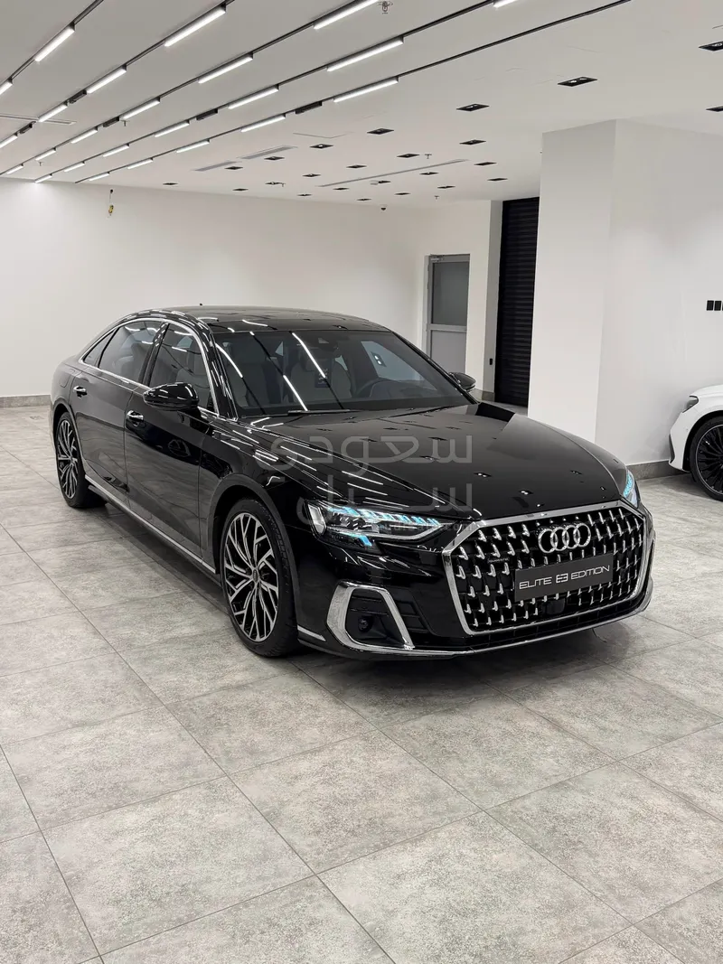 2023 اودي اي 8 ال النسخة السعودية