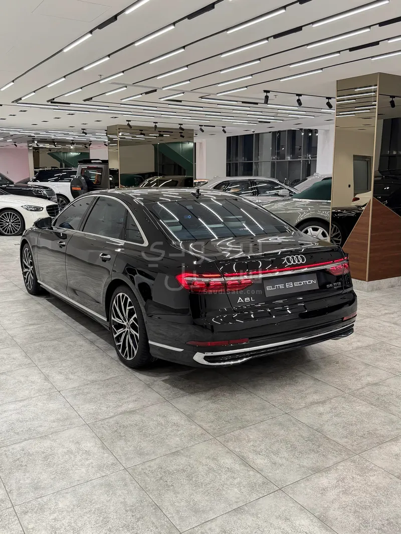 2023 اودي اي 8 ال النسخة السعودية