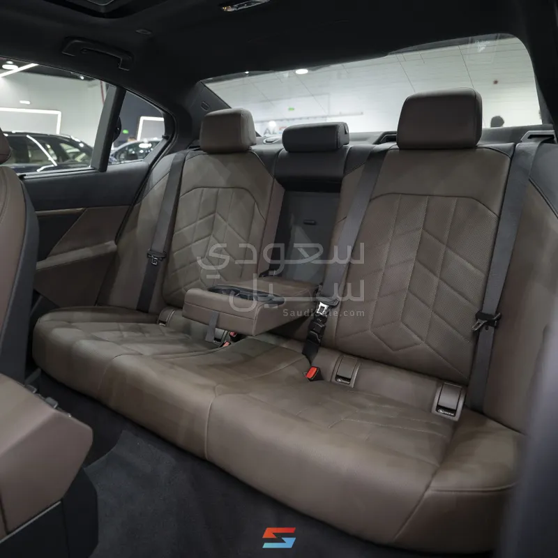 2026 بي ام دبليو الفئة الخامسة 520 أي