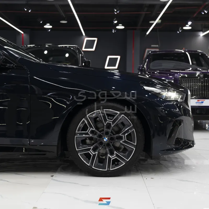 2026 بي ام دبليو الفئة الخامسة 520 أي