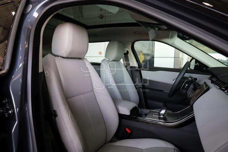 2025 Land Rover Range Rover Velar SE