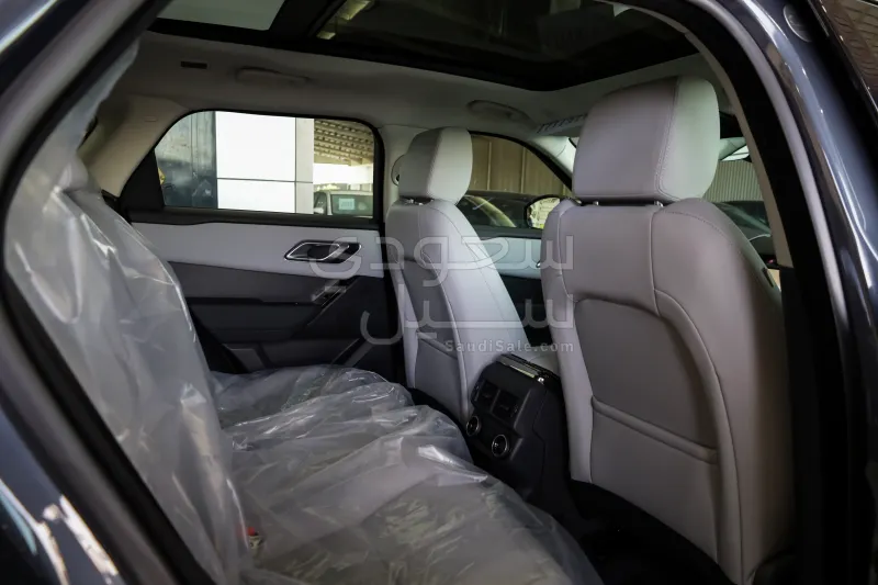 2025 Land Rover Range Rover Velar SE