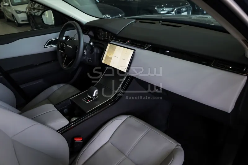 2025 Land Rover Range Rover Velar SE