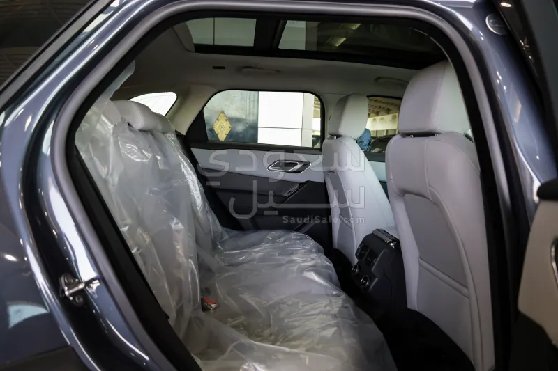 2025 Land Rover Range Rover Velar SE