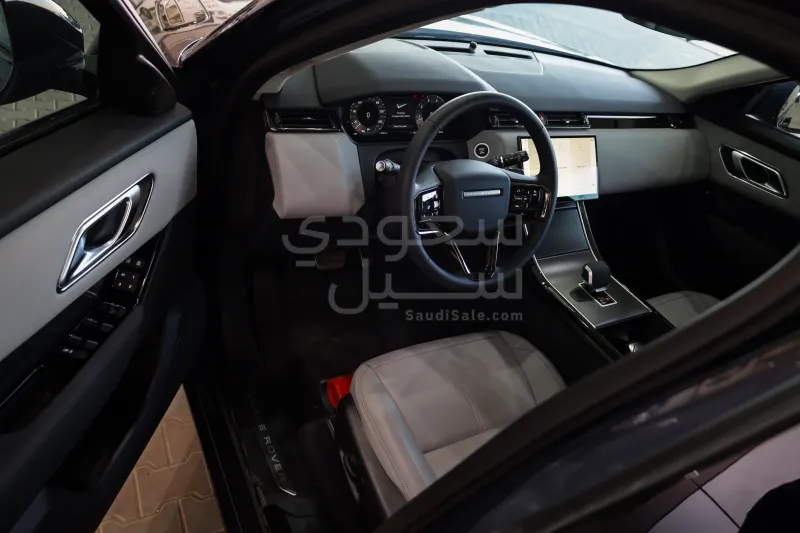 2025 Land Rover Range Rover Velar SE