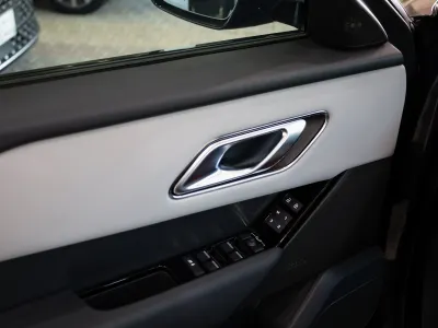 2025 Land Rover Range Rover Velar SE