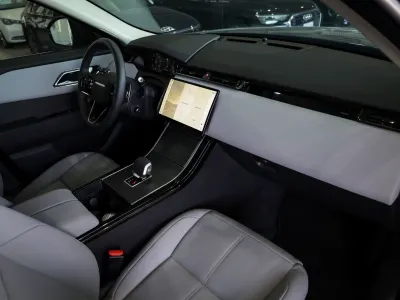 2025 Land Rover Range Rover Velar SE