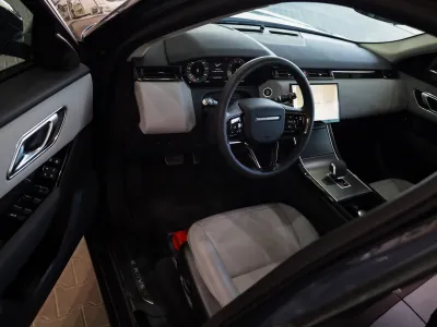 2025 Land Rover Range Rover Velar SE