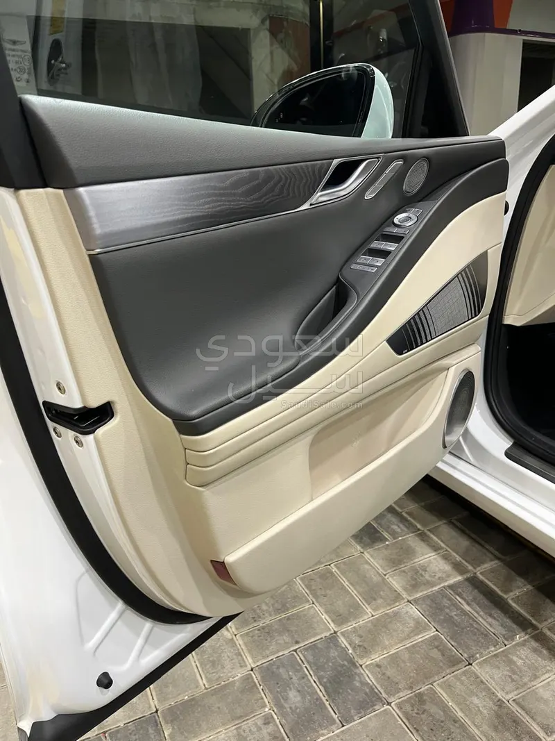 2021 جينيسيس جي 80 رويال