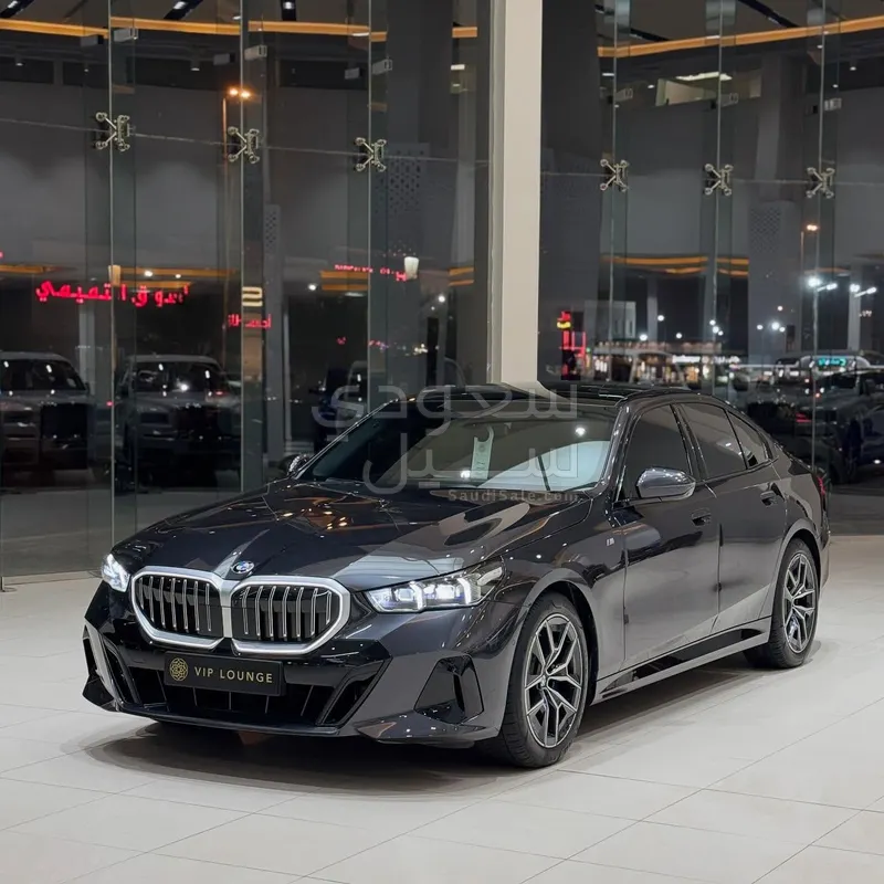 2024 بي ام دبليو الفئة الخامسة 520 أي