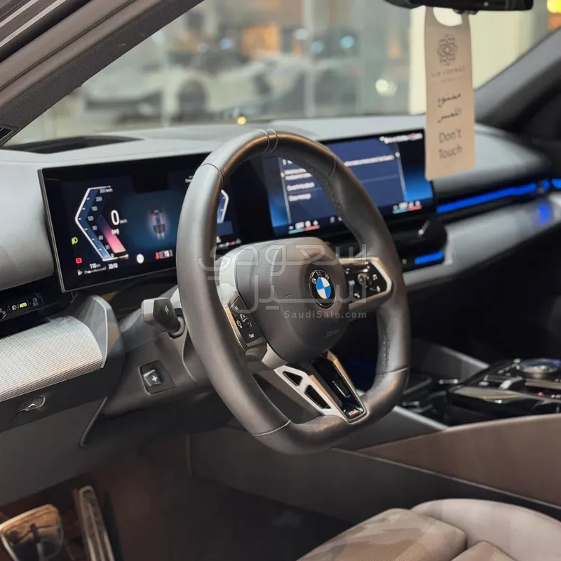 2024 بي ام دبليو الفئة الخامسة 520 أي