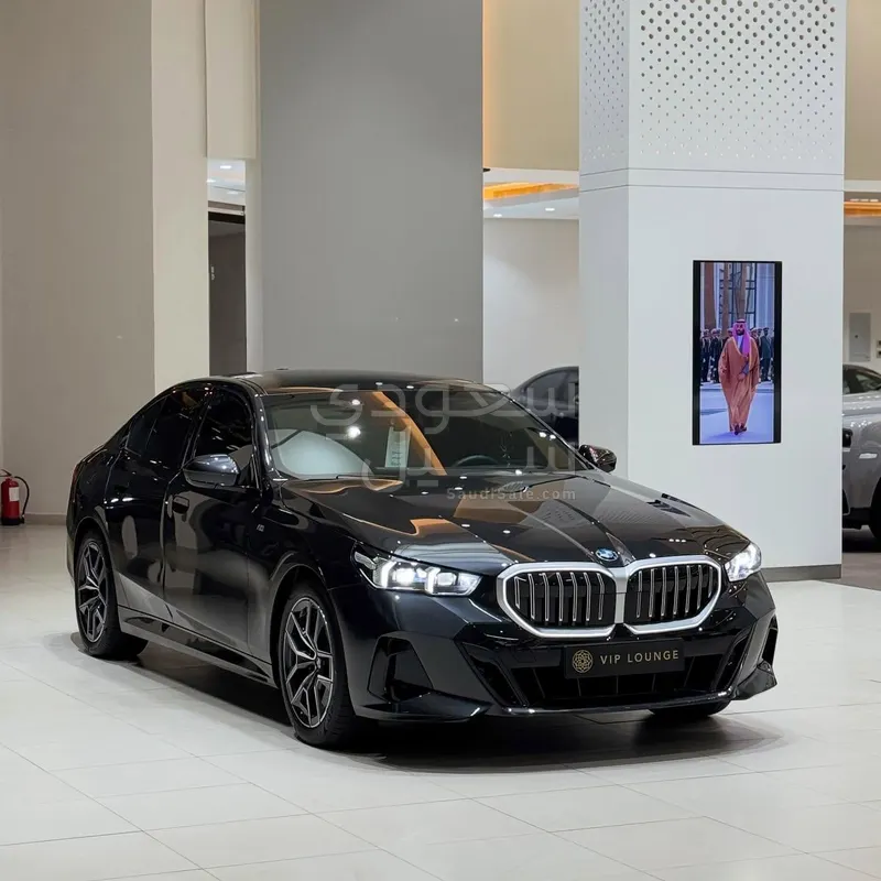 2024 بي ام دبليو الفئة الخامسة 520 أي