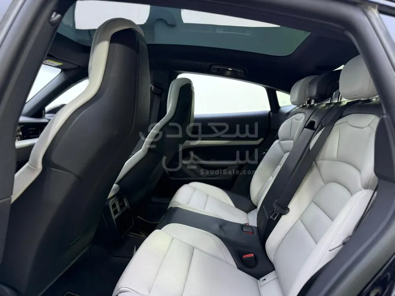 2024 بورش تايكان