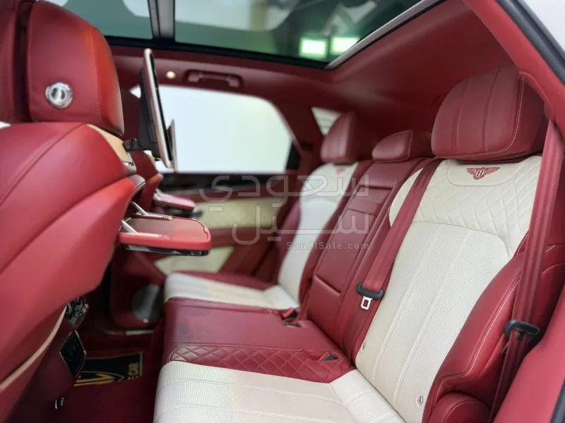 2018 بنتلي بنتايجا