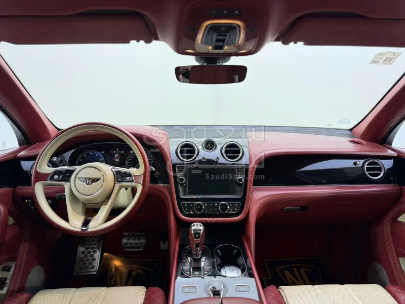 2018 بنتلي بنتايجا