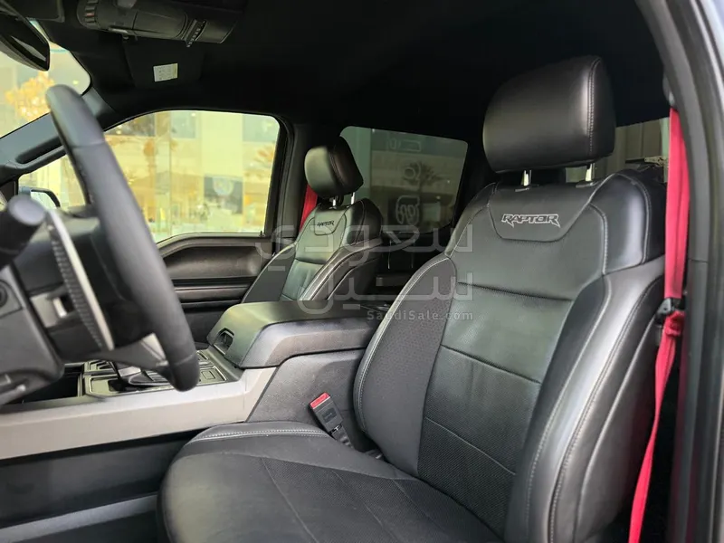 2020 فورد اف 150 رابتور