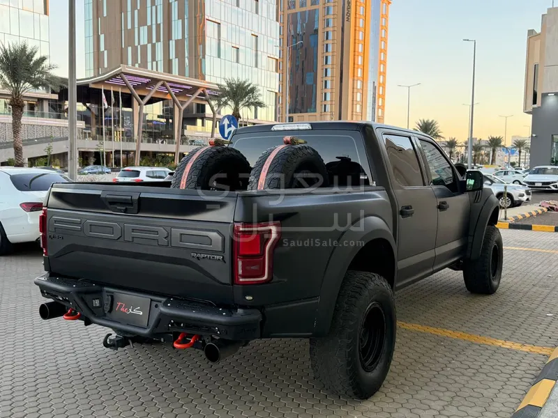 2020 فورد اف 150 رابتور