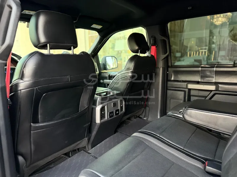 2020 فورد اف 150 رابتور