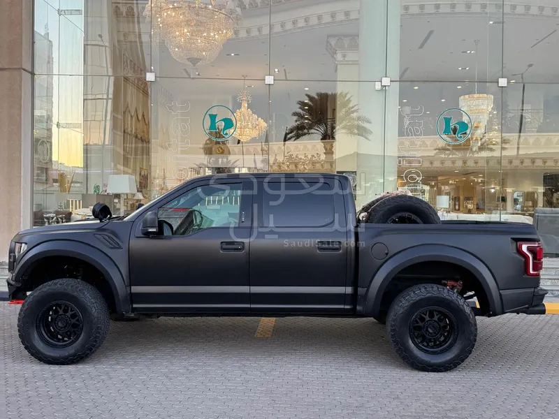2020 فورد اف 150 رابتور