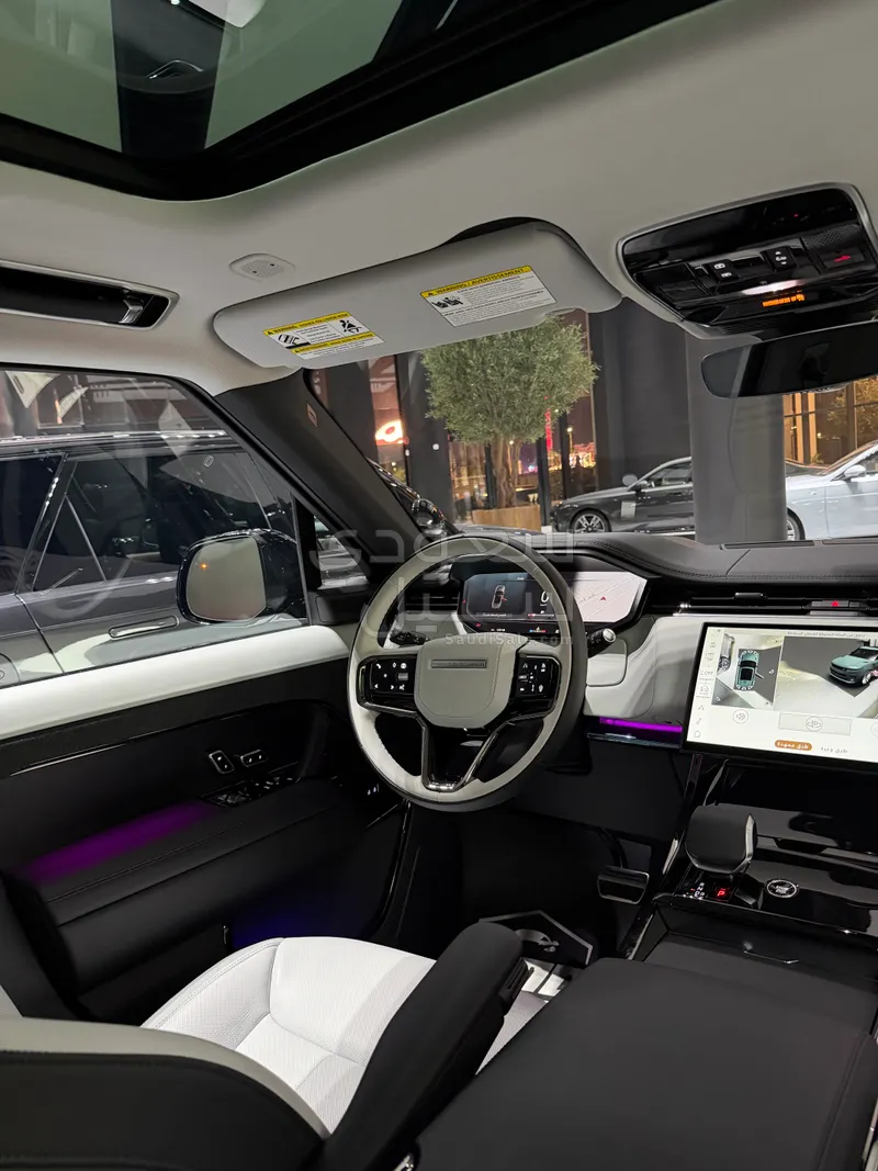 2025 لاند روفر رينج روفر سبورت اتش اس اي