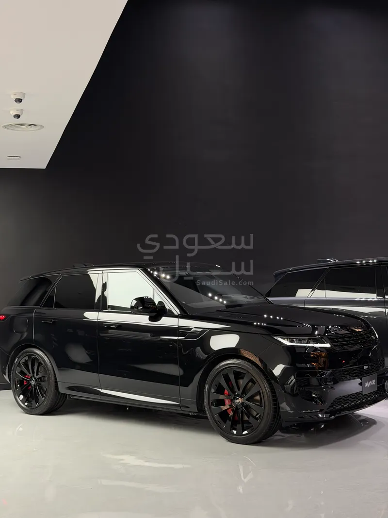 2025 لاند روفر رينج روفر سبورت اتش اس اي