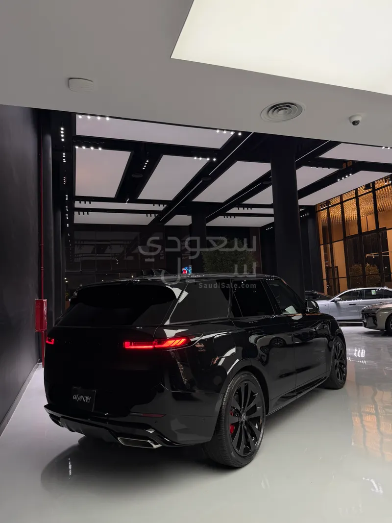 2025 لاند روفر رينج روفر سبورت اتش اس اي