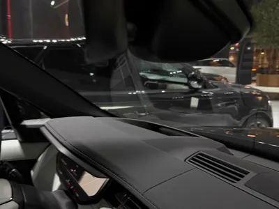 2025 لاند روفر رينج روفر سبورت اتش اس اي